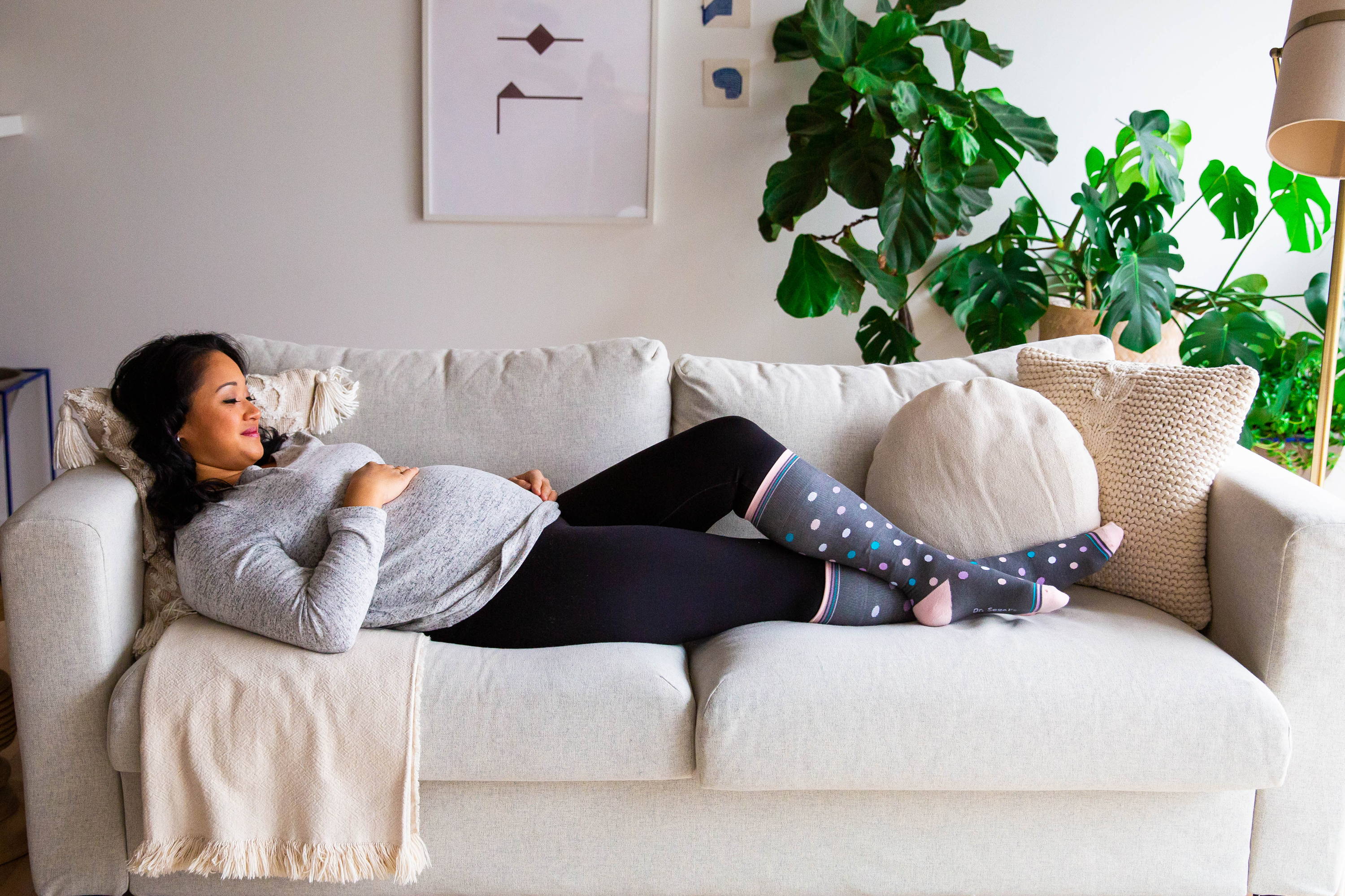 How To Alleviate Postpartum Swelling In Feet This Really Helps! Dr